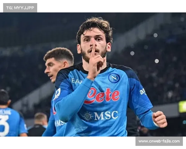 克瓦拉茨赫利亚状态下滑，巴黎教练组称其“大赛型球员”